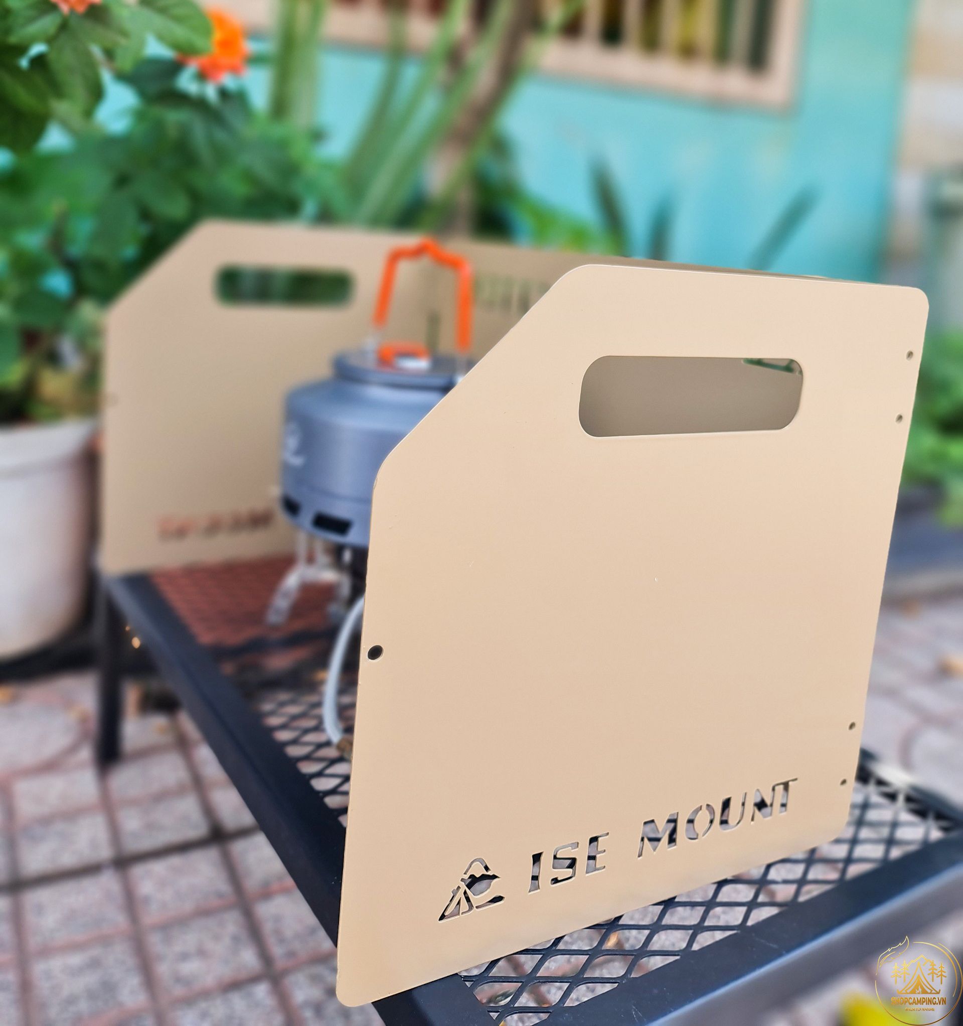Chắn gió gấp gọn ISE MOUNT kèm túi đựng dành cho cắm trại dã ngoại