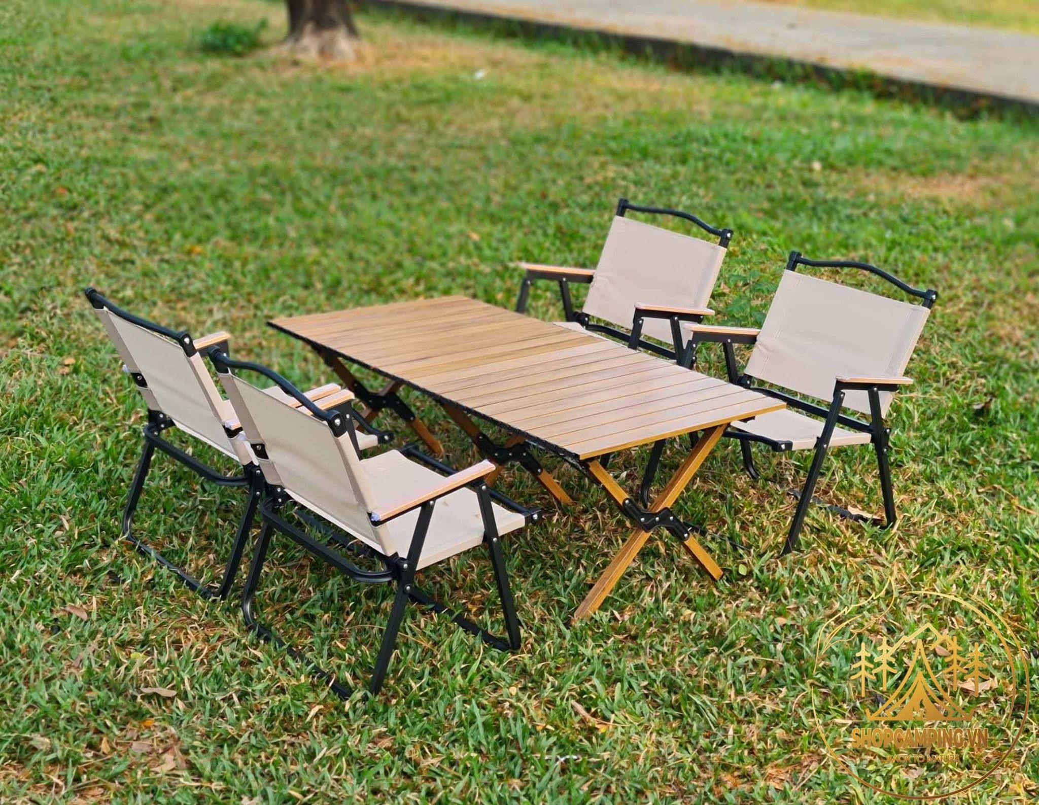 Bàn nhôm vân gỗ gấp gọn 1m2, Bàn xếp gọn cắm trại dã ngoại