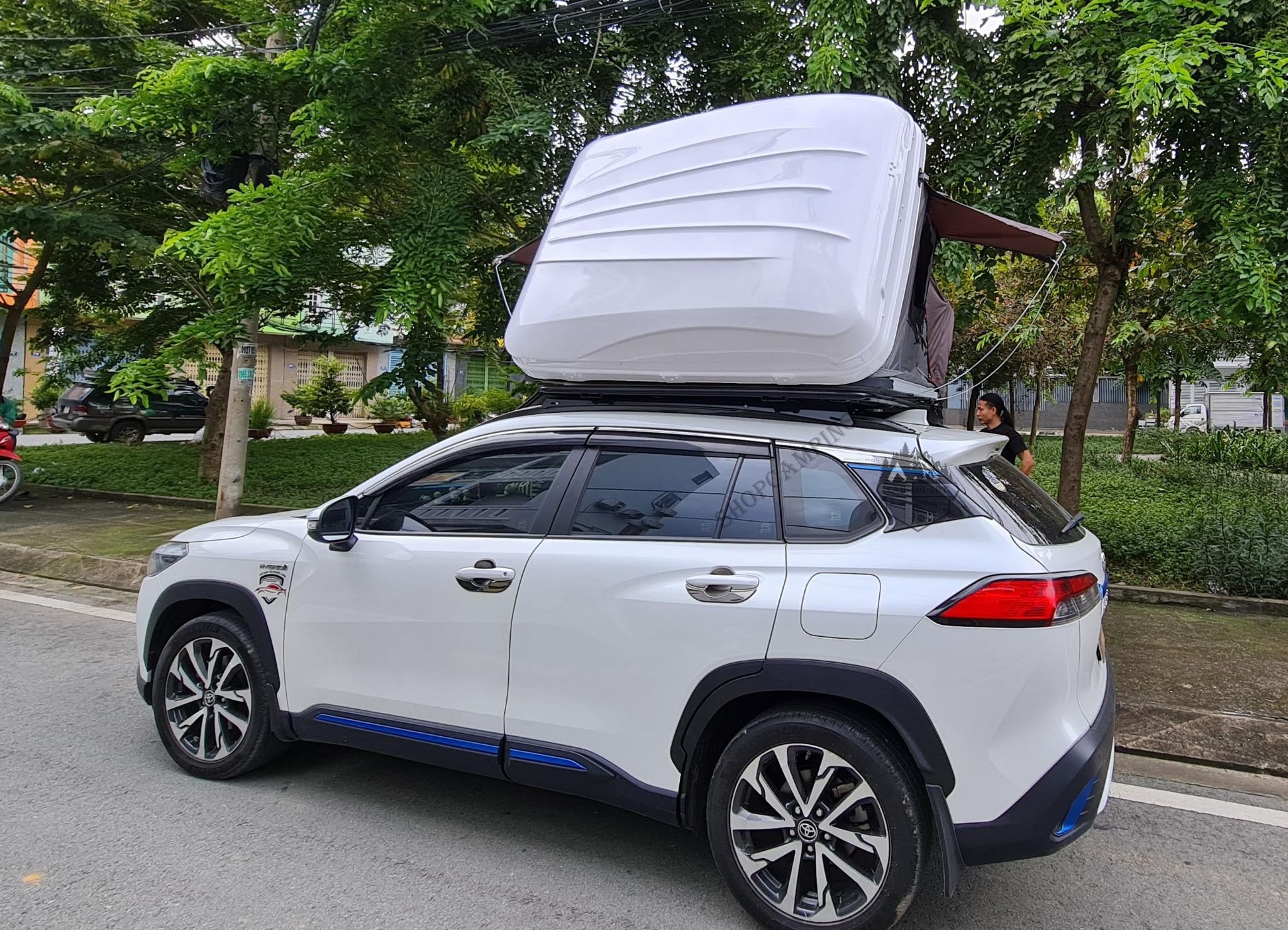 Lều nóc oto mui cứng nhựa ABS dành cho 3-4 người