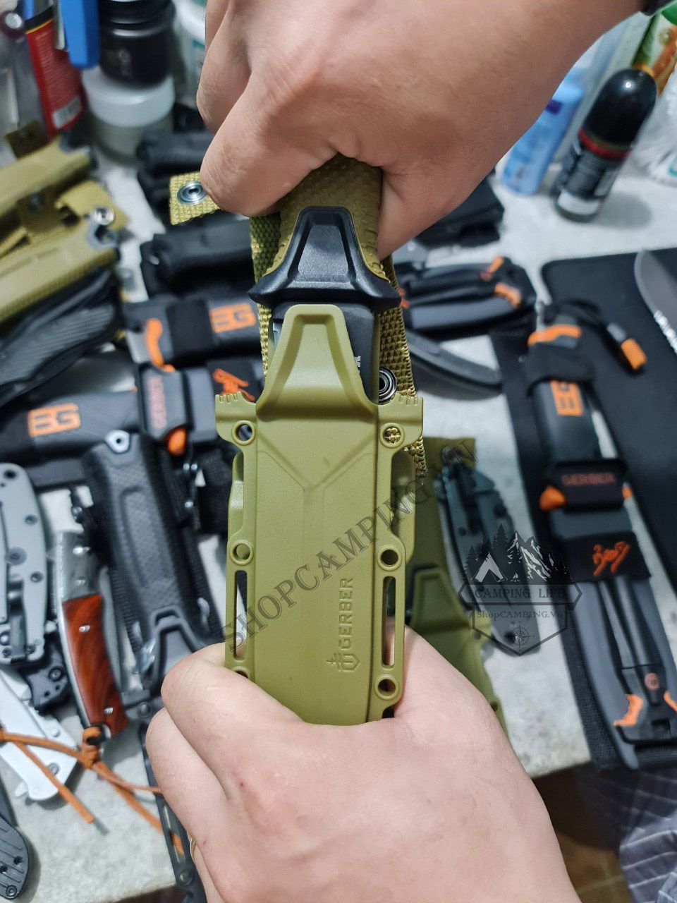 Dao phượt sinh tồn, dao đa năng Gerber strongarm