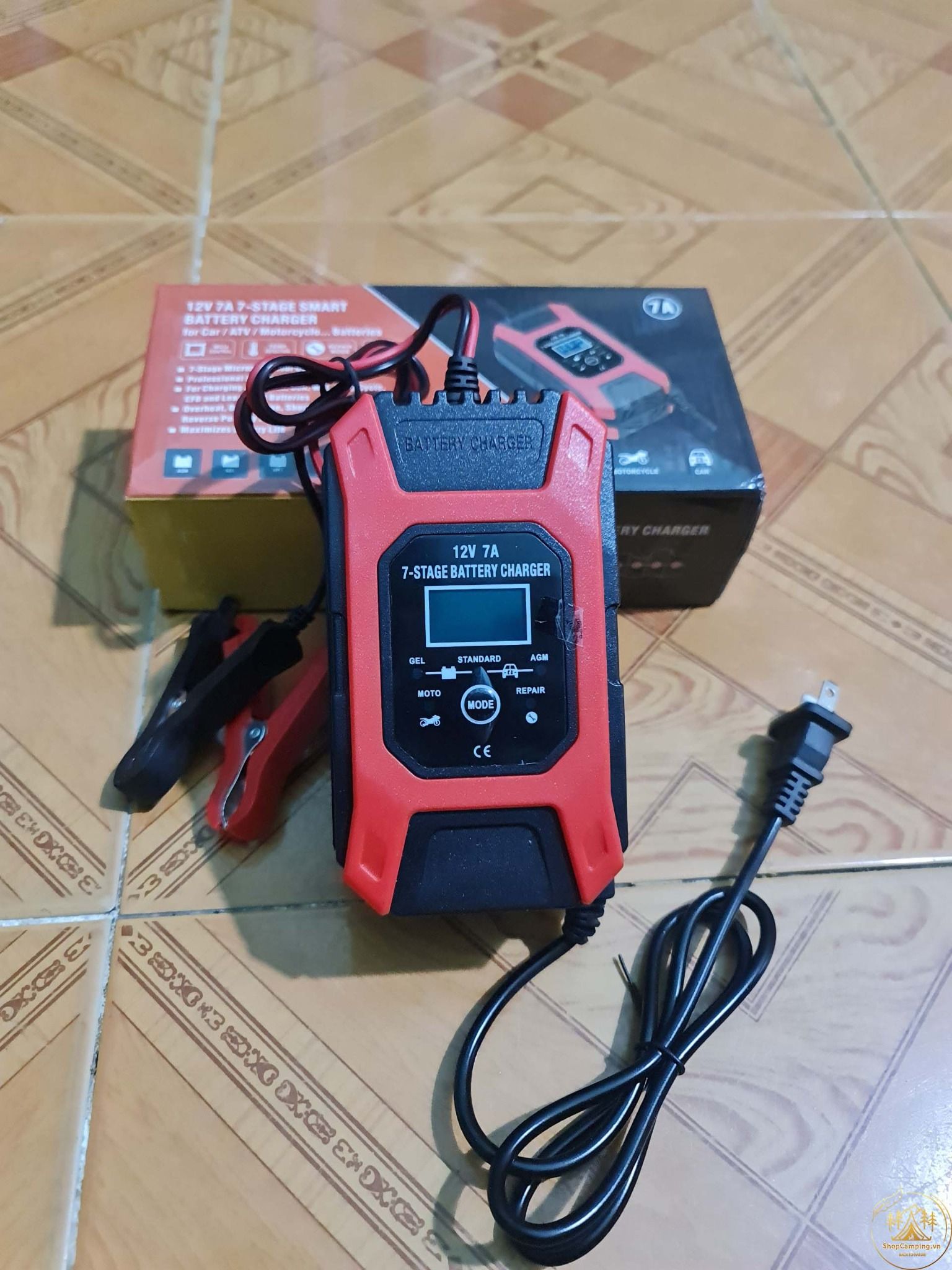 Sạc bình ắc quy 6Ah - 120Ah FOXSUR 7A tự ngắt khi đầy. Phục hồi ắc quy. Khử sunfat chống ngược cực