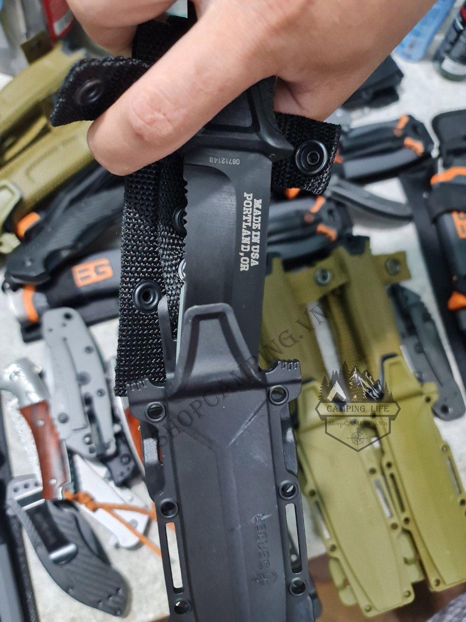 Dao phượt sinh tồn, dao đa năng Gerber strongarm