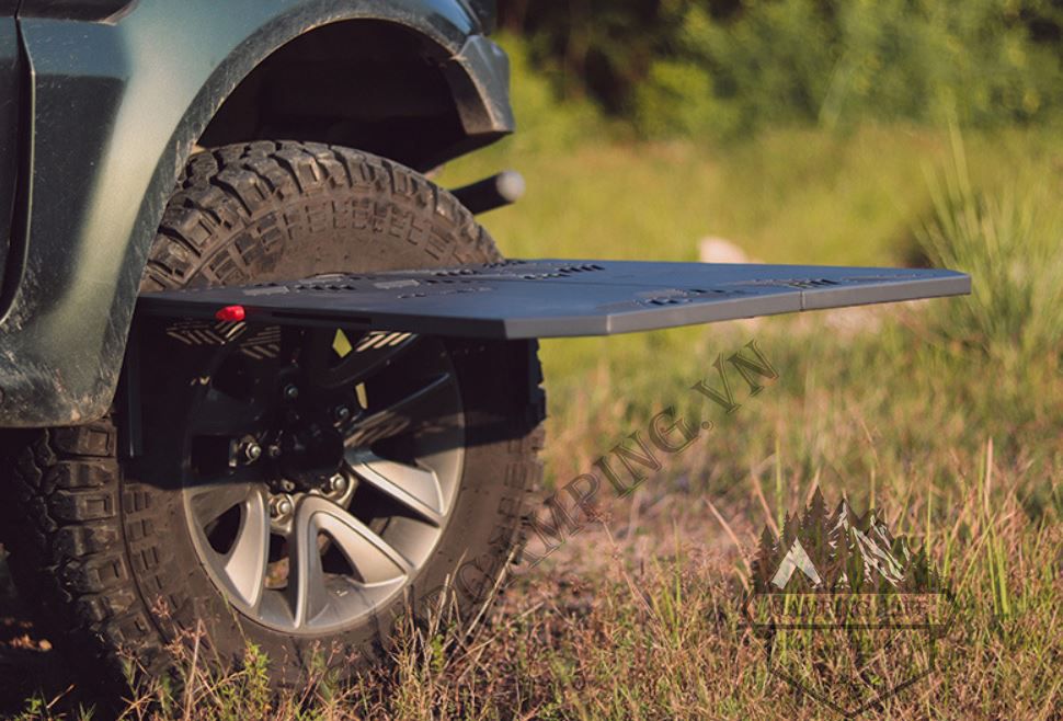 Bàn gấp gắn lốp xe Tire Table dành cho cắm trại dã ngoại