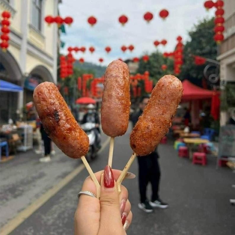 Lạp xưởng nướng đá Trung siêu ngon, lạp xương tươi, nướng chiên thơm ngon