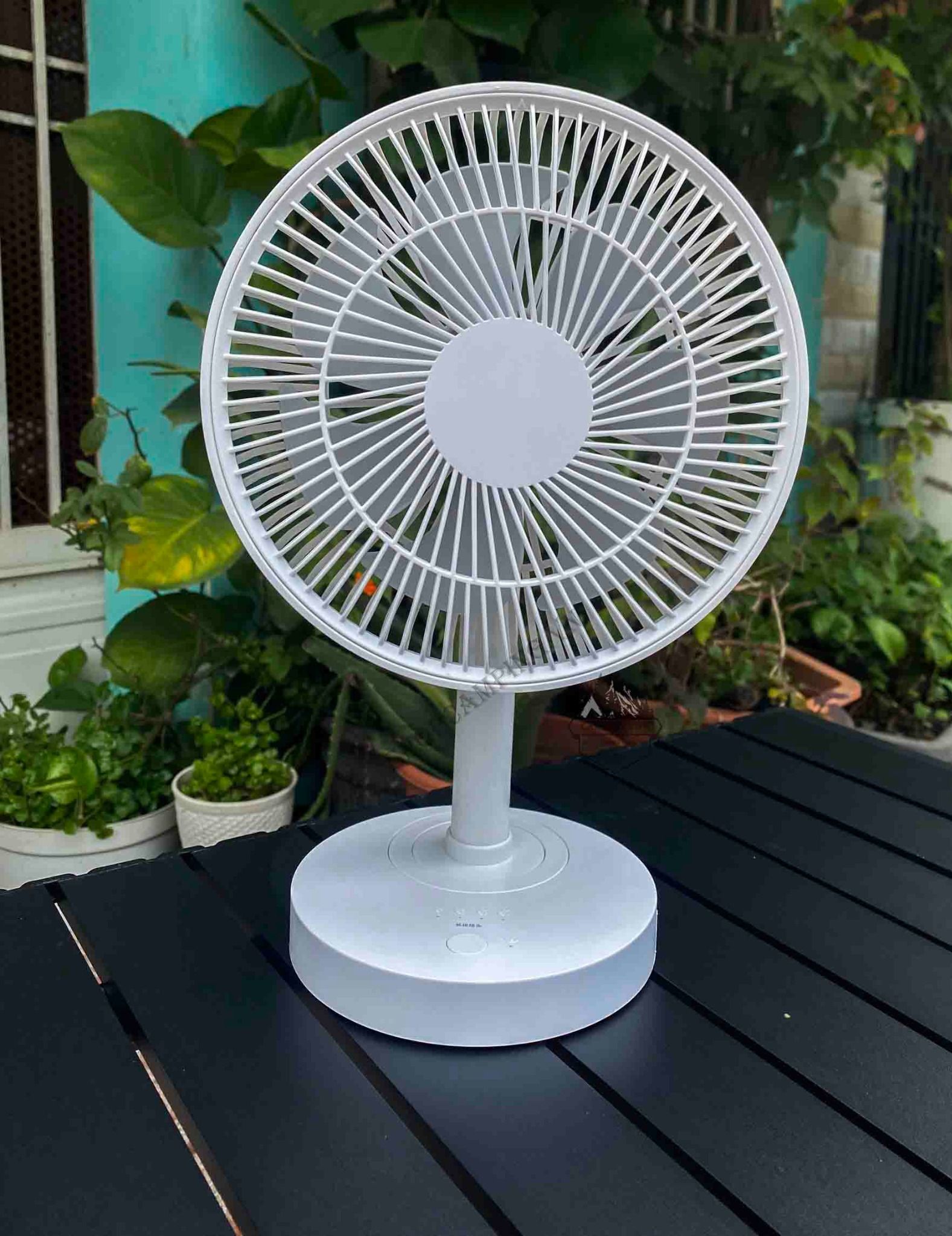 Quạt Tích Điện Gấp Gọn Đa Năng 4 Chế Độ