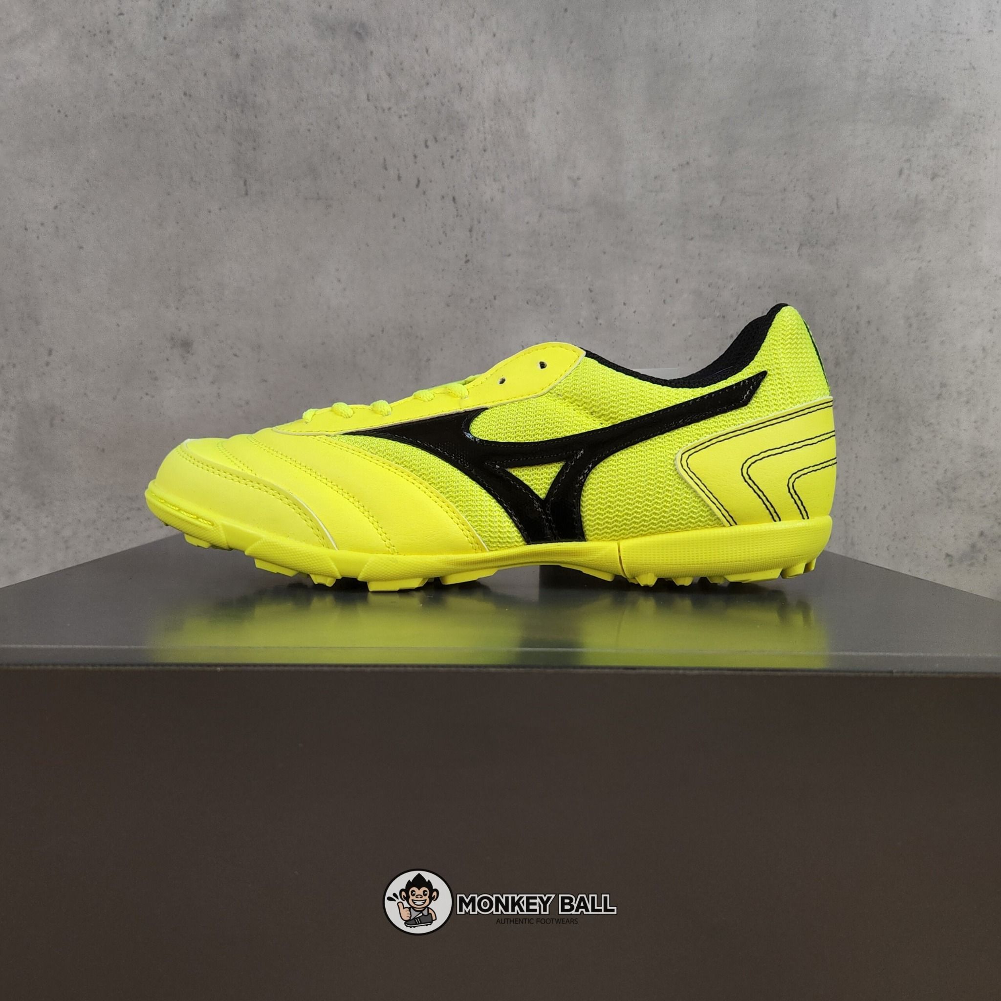 Mizuno Morelia Sala Club TF - Q1GB220345 - Vàng/Đen