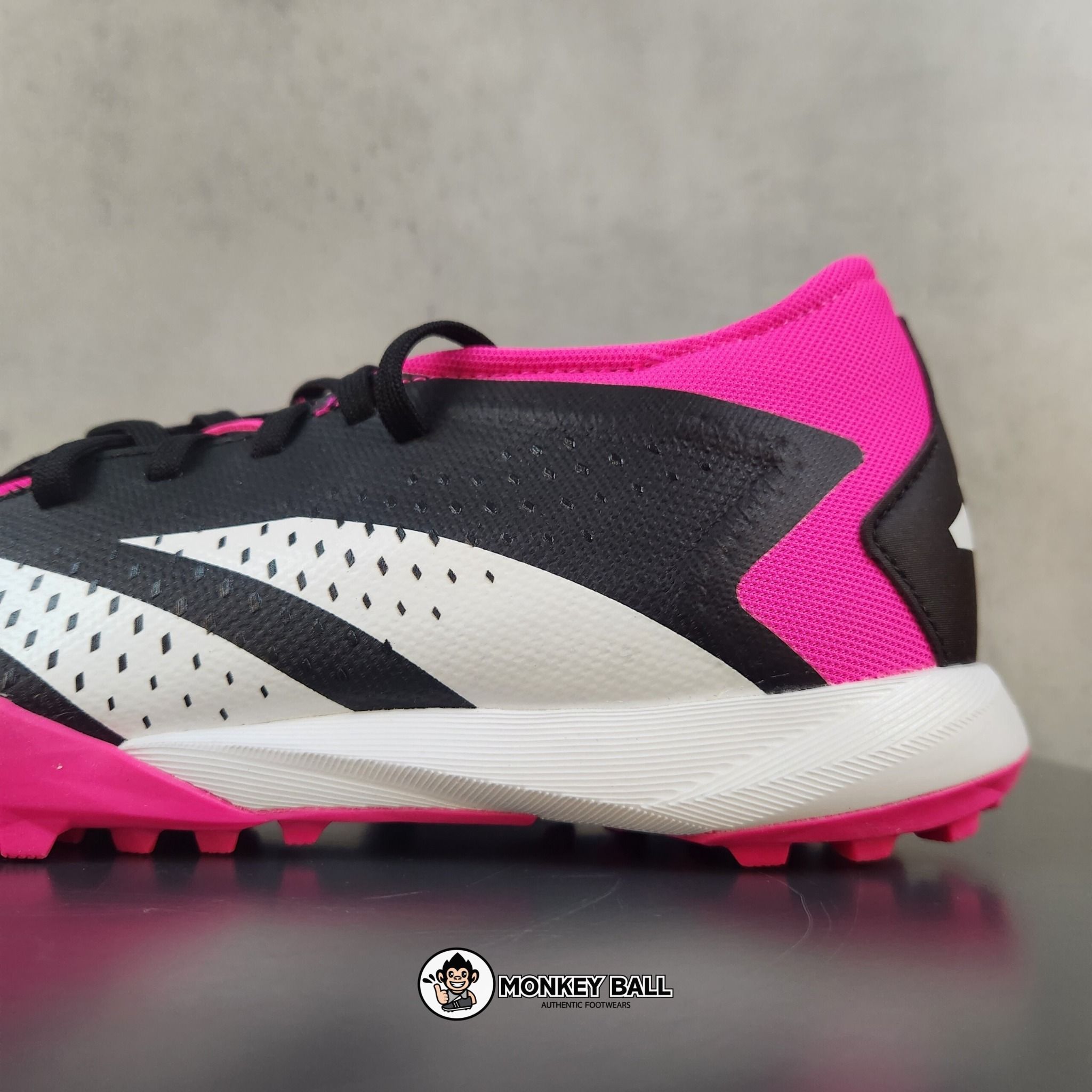 Adidas Predator Accuracy.3 L TF - GW4640 - Đen/Hồng