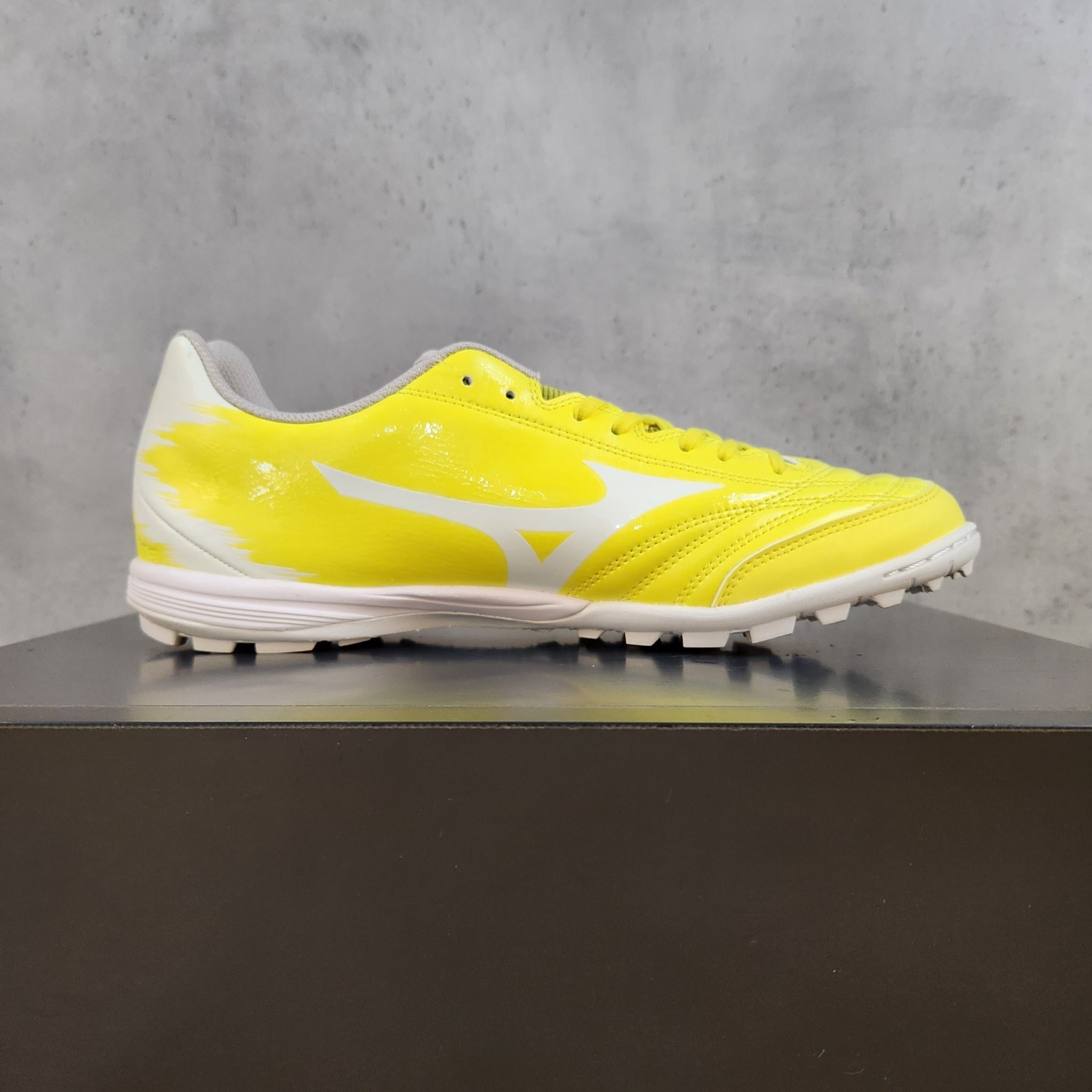 Mizuno Monarcida Neo Sala Pro TF - Q1GB232101 - Vàng / Trắng