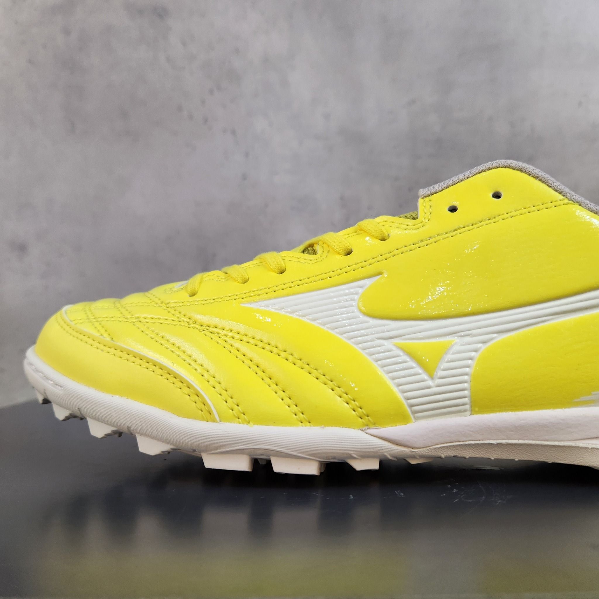 Mizuno Monarcida Neo Sala Pro TF - Q1GB232101 - Vàng / Trắng