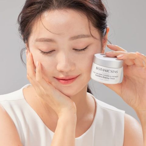  Kem dưỡng trắng da, mờ thâm nám BOTANICSENS Ph.D MELANIN CONTROL  FORMULA Nutritive Erasing Cream 