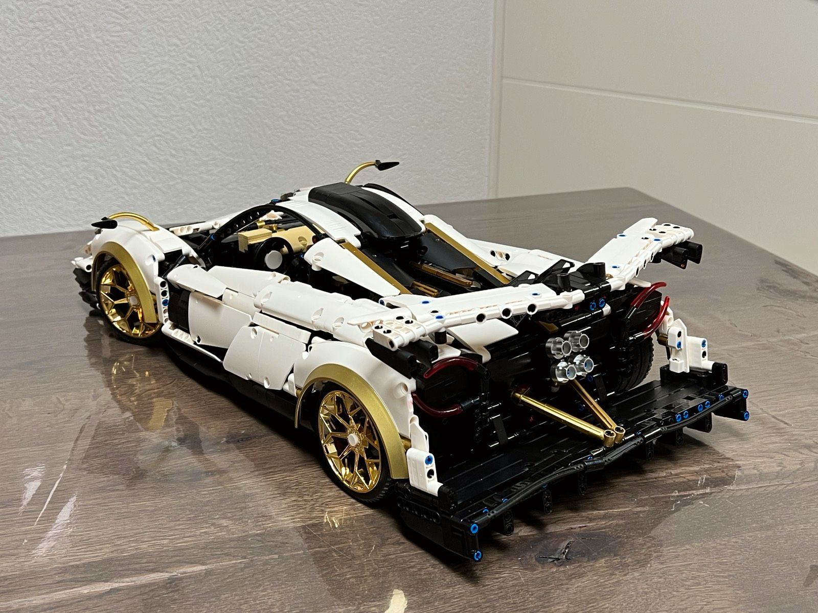  Mô Hình Nhựa 3D Lắp Ráp Kbox Siêu Xe Đua Pagani Huayrar R 10252 (3428 mảnh) 1:8 – LG0040 