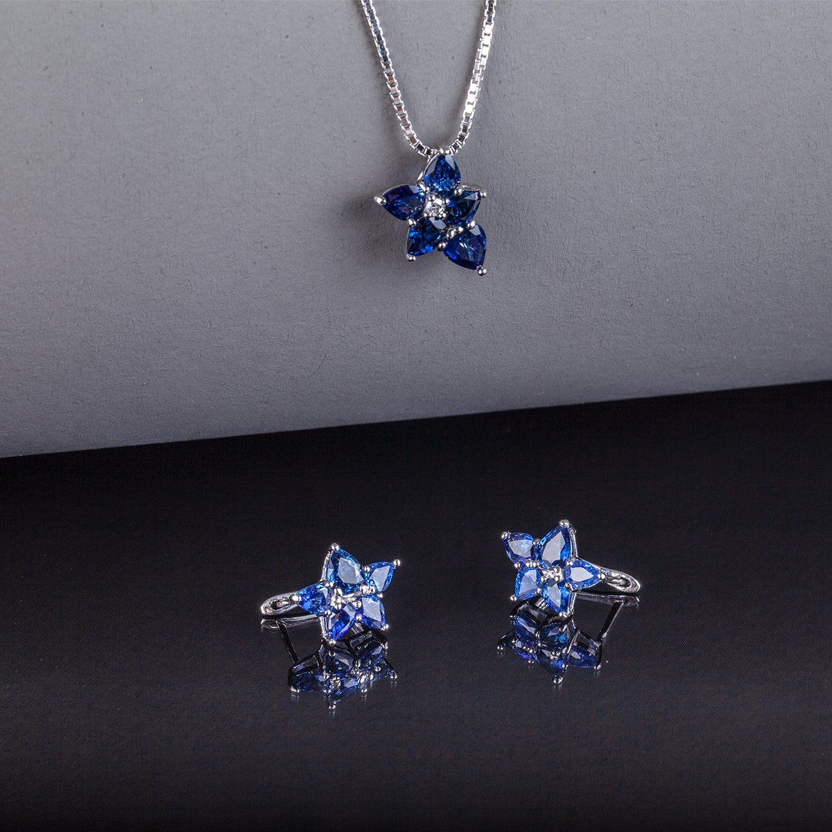 Bông Tai Vàng K14WG đính Sapphire Calista AEPE05156
