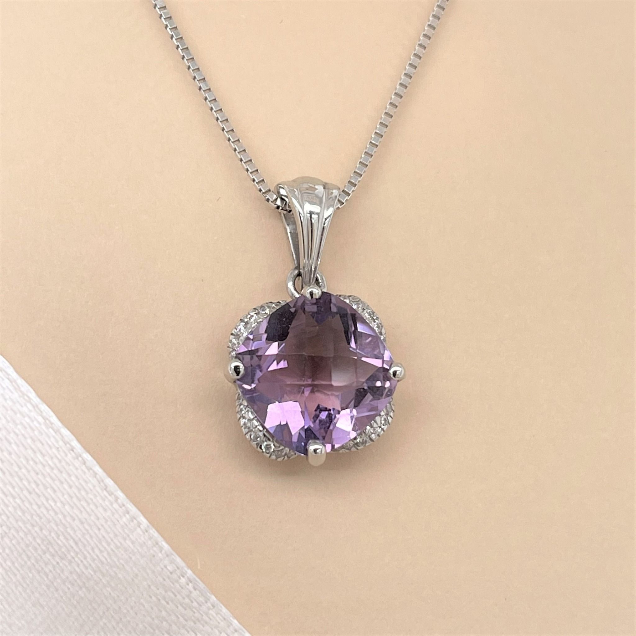 Mặt Dây Vàng K14WG đính Amethyst Calista EPD60140