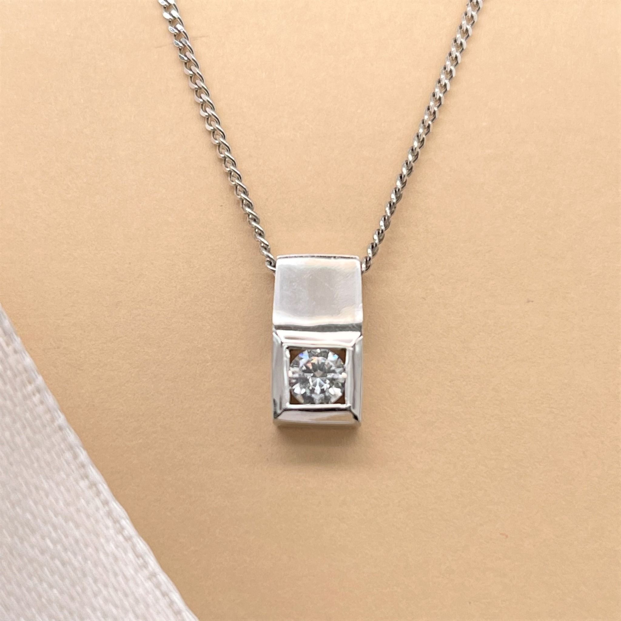 Mặt Dây Vàng K14WG đính CZ Calista EPD70150