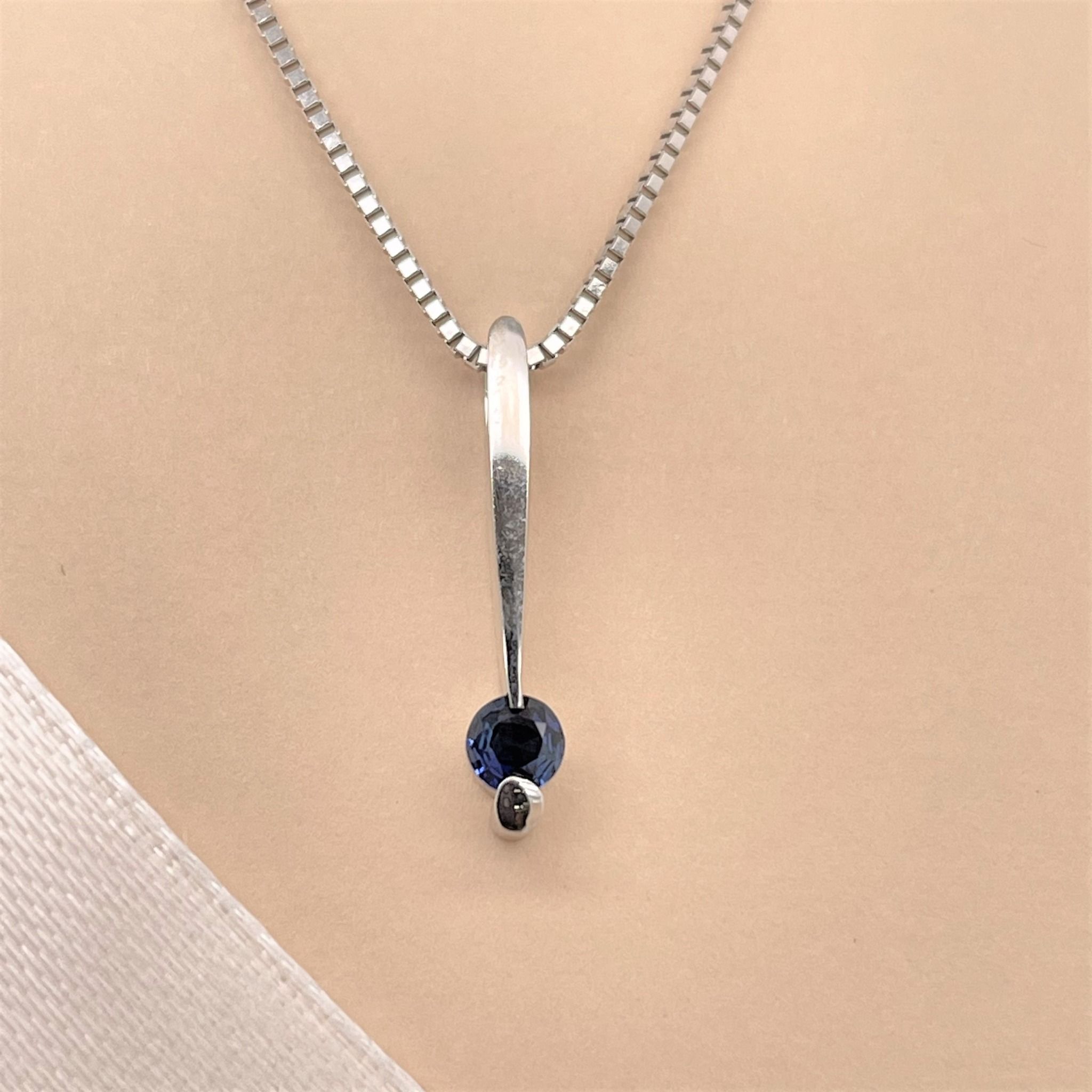 Mặt Dây Vàng K14WG đính Sapphire Calista EPD70165