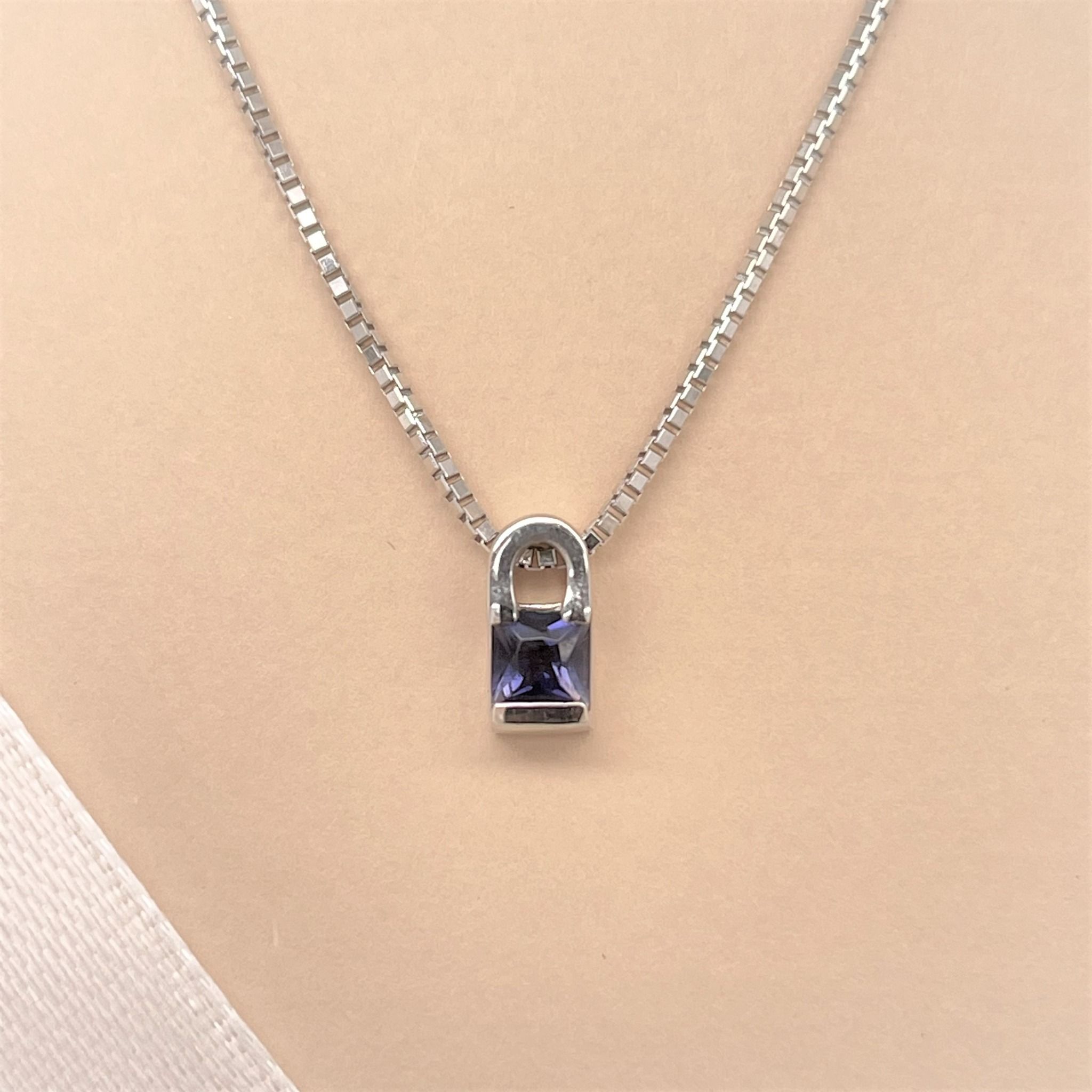 Mặt dây K14WG đính Iolite Calista EPD70167