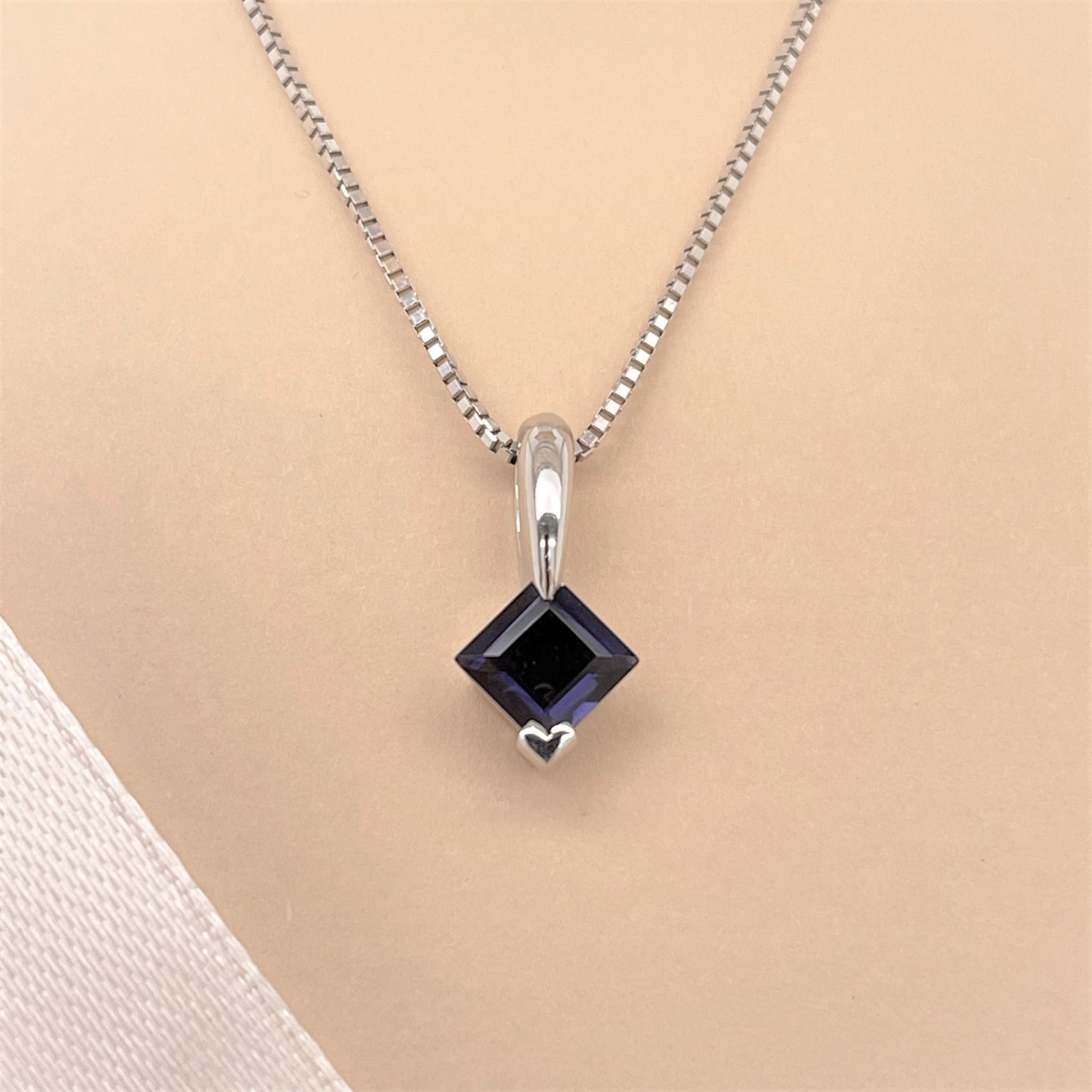 Mặt dây K14WG đính Iolite Calista EPD70200