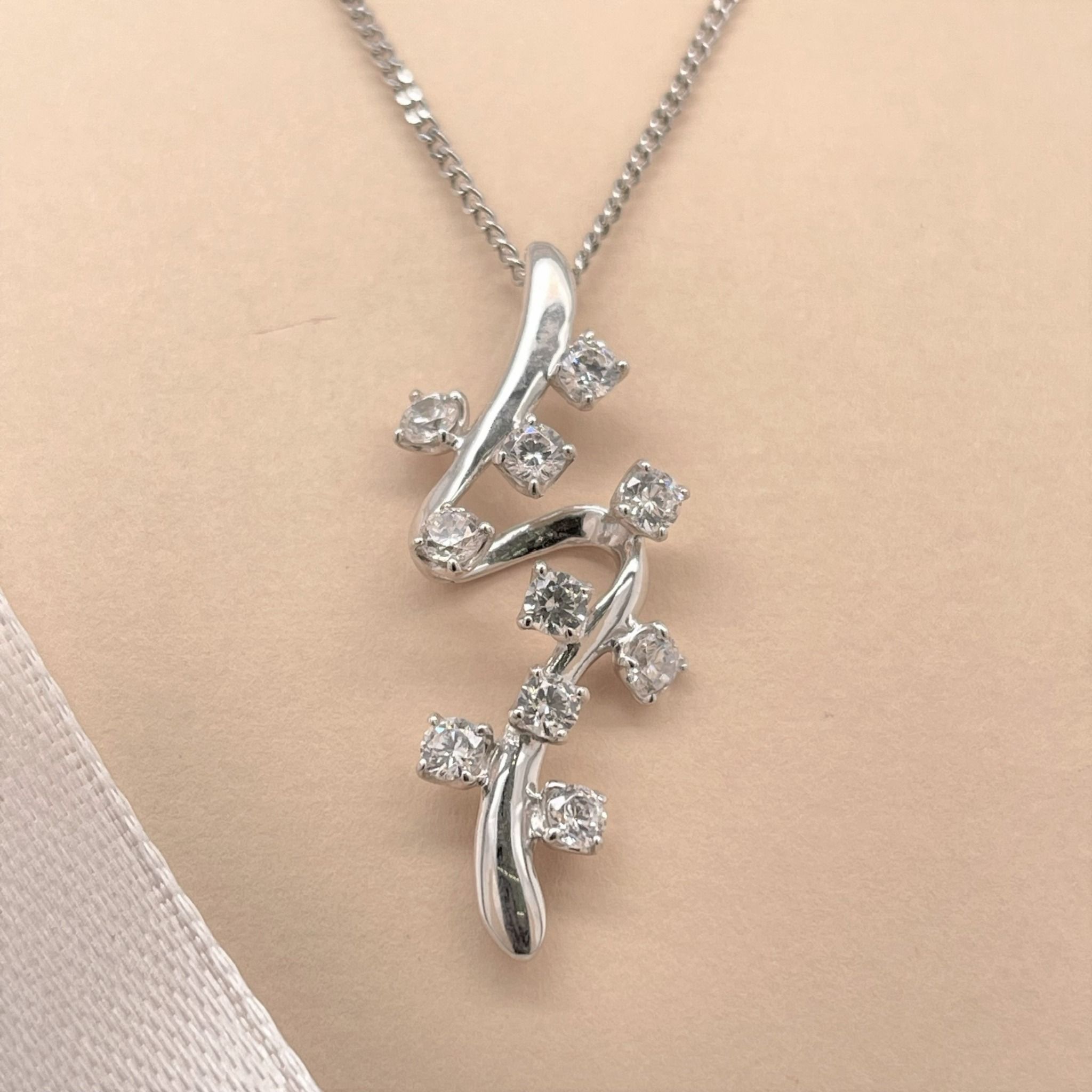 Mặt Dây Vàng K14WG đính CZ Calista EPD70259