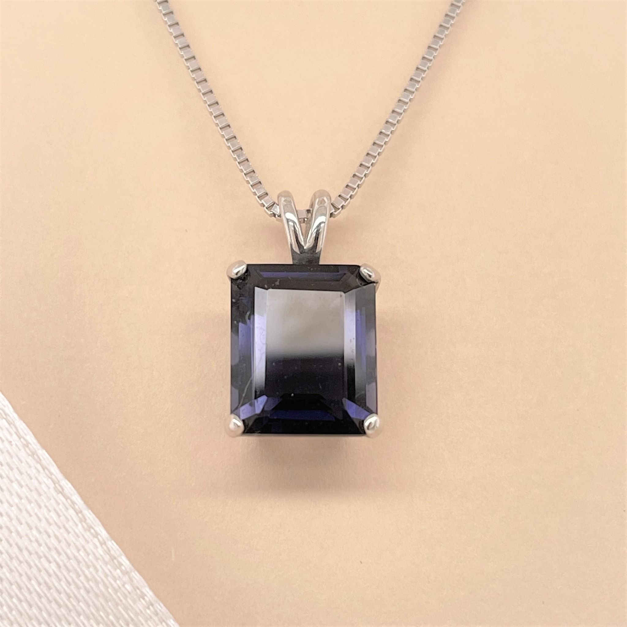 Mặt Dây Vàng K14WG đính Iolite Calista EPD80191