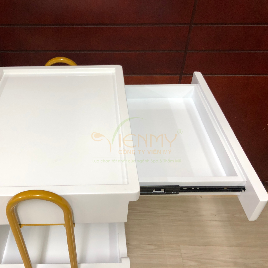 Kệ xe đẩy khung sắt vàng, khay gỗ có học tủ K204-T
