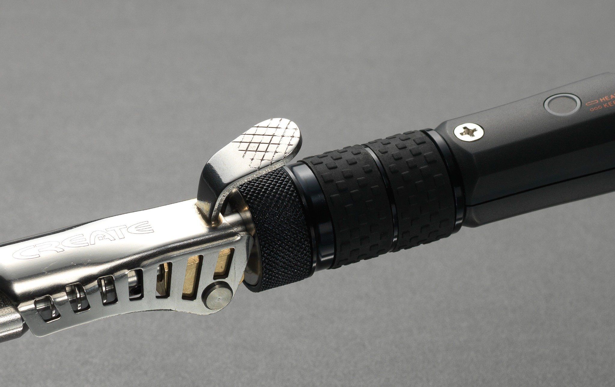 MÁY UỐN NÓNG TITANIUM WIVV