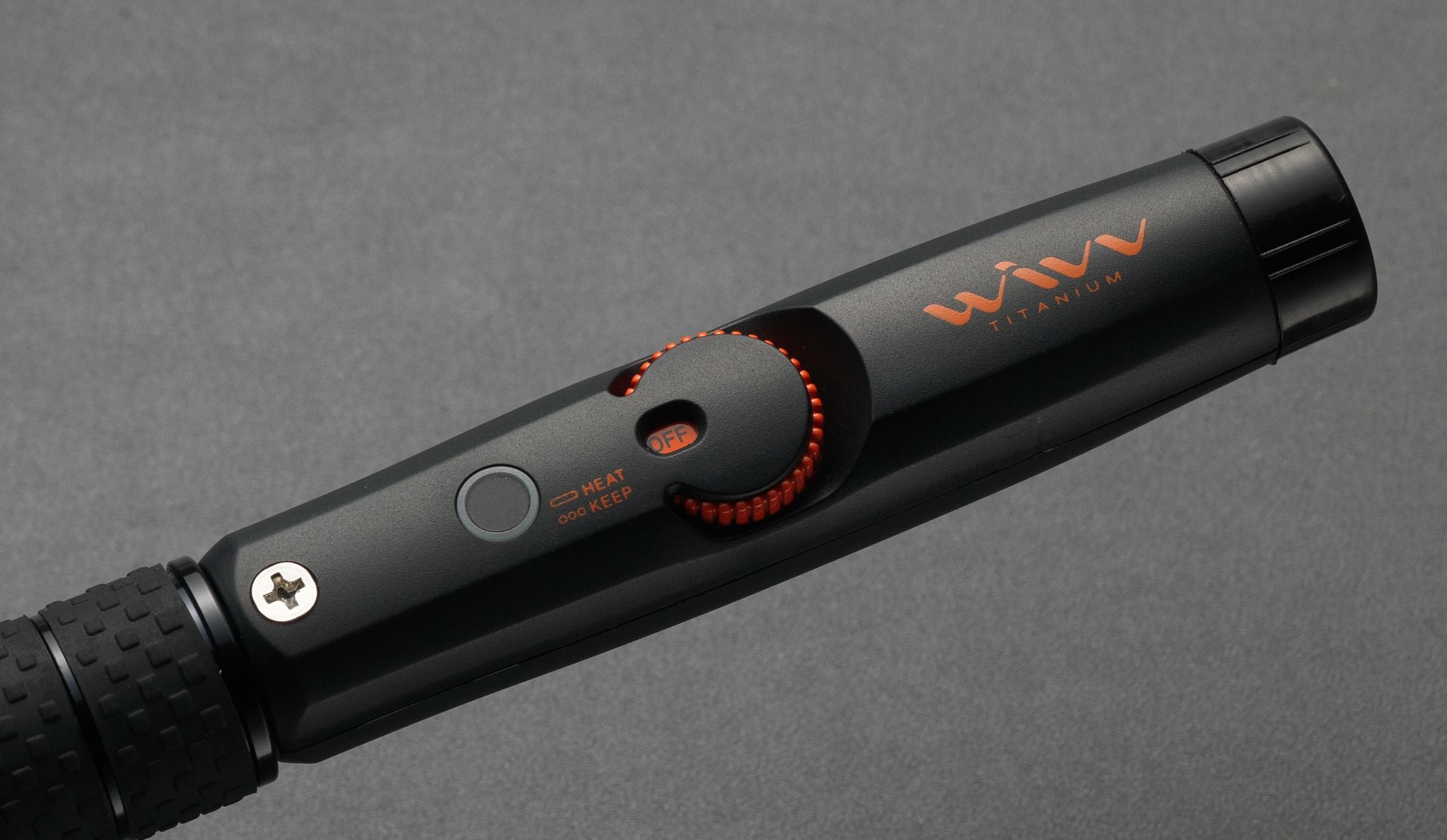 MÁY UỐN NÓNG TITANIUM WIVV