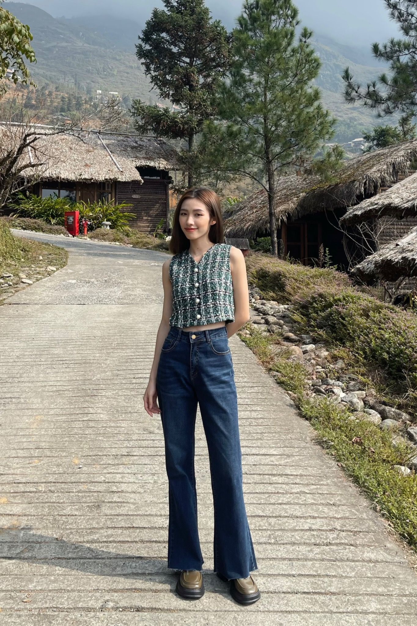 Hemless Flared Jeans - Xanh Đậm