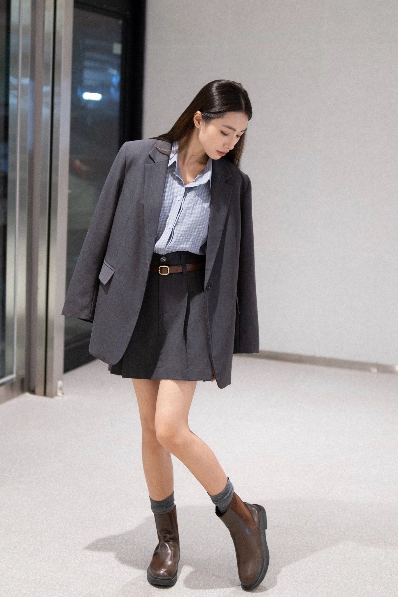 Relaxed Fit Blazer - Ghi Xám
