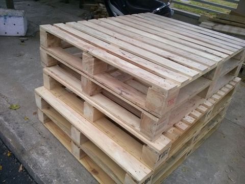  Wood pallet size 50'' (1150 x 1230) 