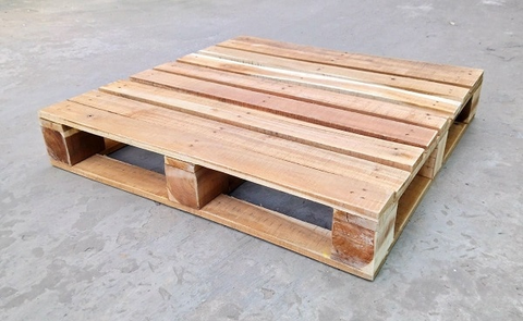  Wood pallet size 43'' (1150 x 1080) 