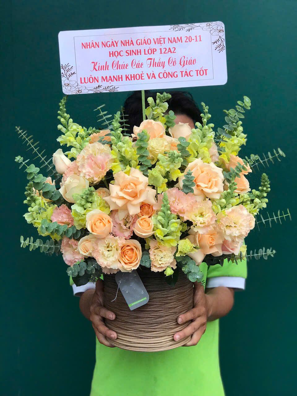 Hộp Hoa Tươi Tone Vàng - HH53