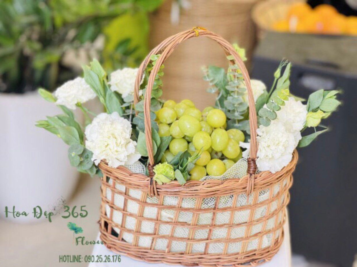 Giỏ Nho Mix Trái Cây Tặng Bạn Gái - GTC119 - Điện Hoa