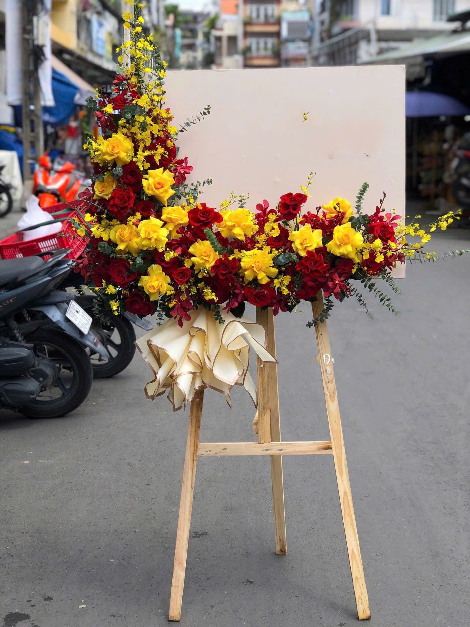 Kệ Hoa Khai Trương Chói Chang - GT44