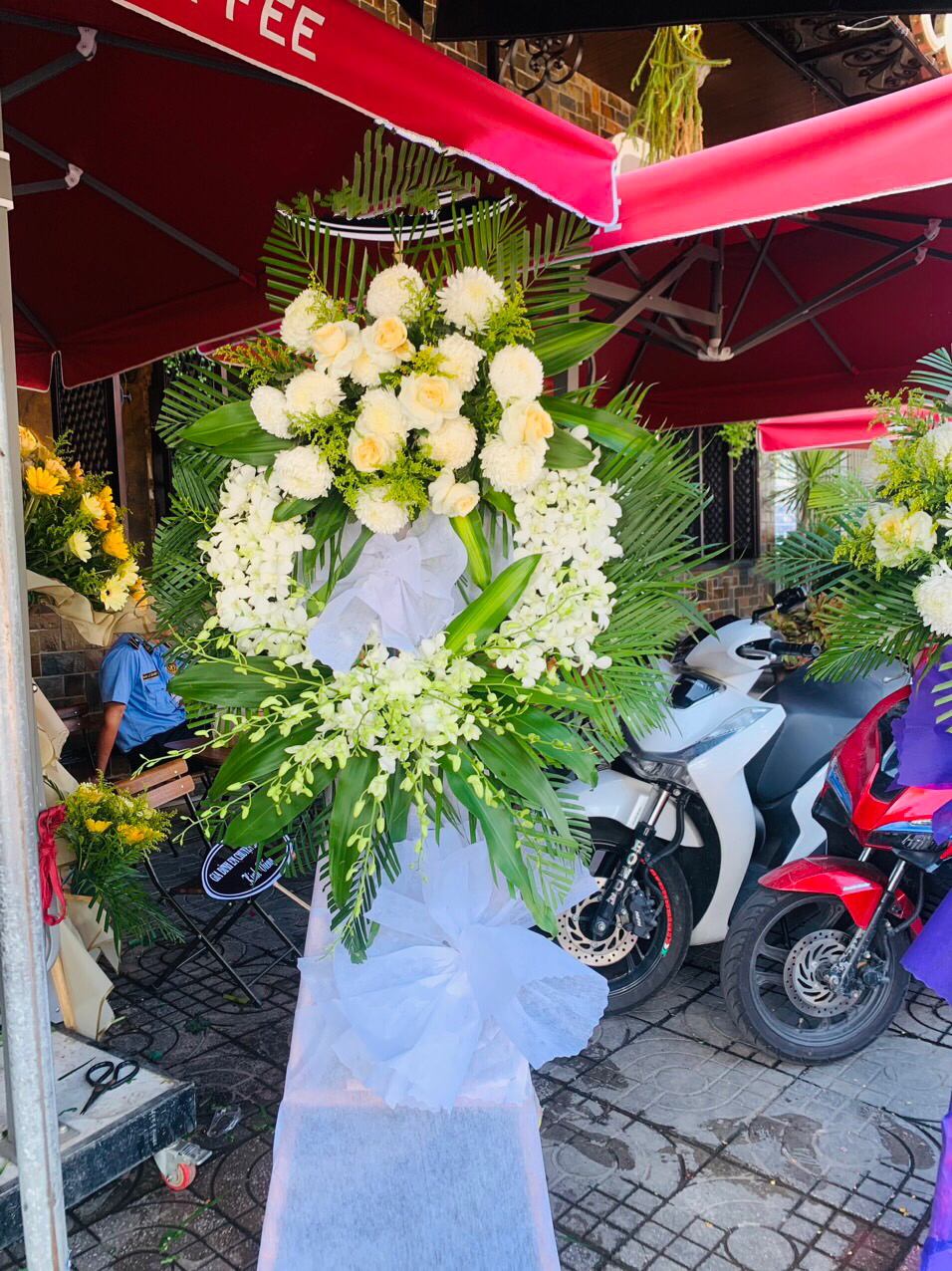 Tôn Kính - HTLDN07 - Vòng Hoa Đám Tang