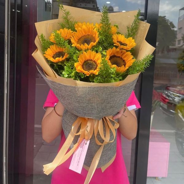 Bó Hoa Hướng Dương Radiant Faith - HBD267