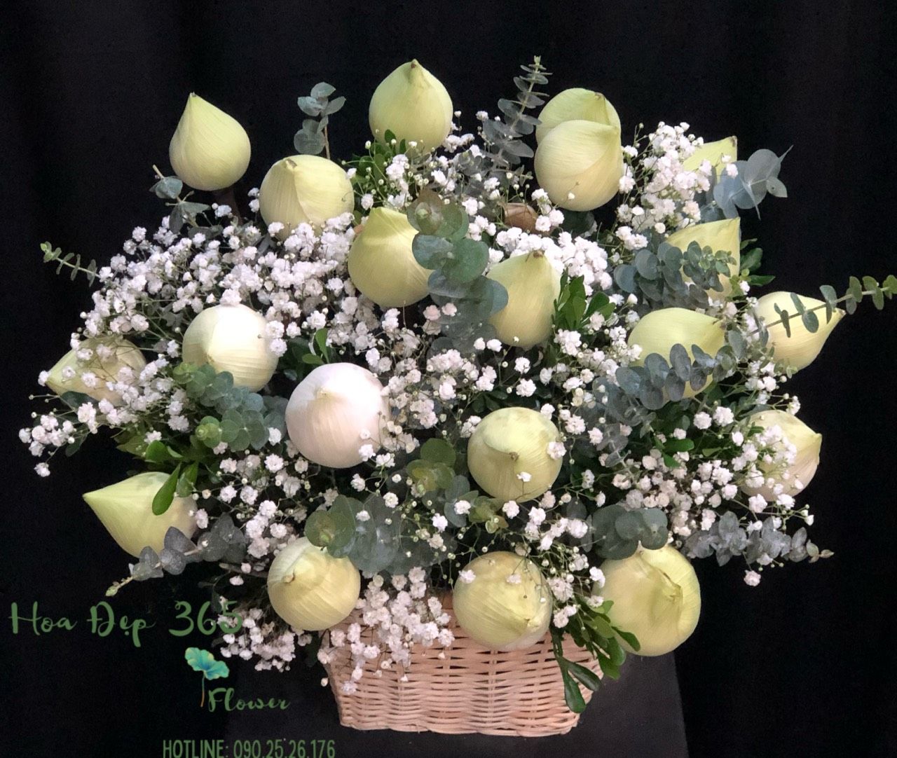 Giỏ Hoa Sen Trắng - HG24