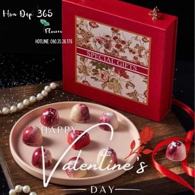 Hộp Chocolate Hoa Đỏ Quai Xách Ngọc Trai - HCCL11 - Quà Tặng 14/2