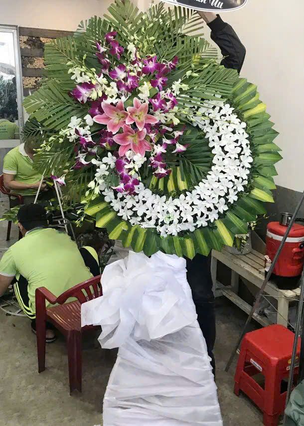 Vòng Hoa Chia Buồn Giá Rẻ - HTL127