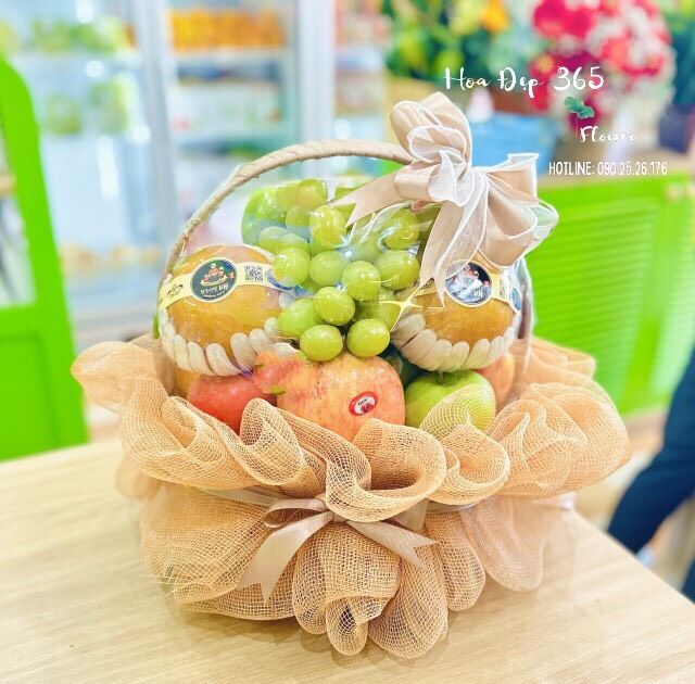 Giỏ Trái Cây Tặng Người Thân 8/3 - GTC101