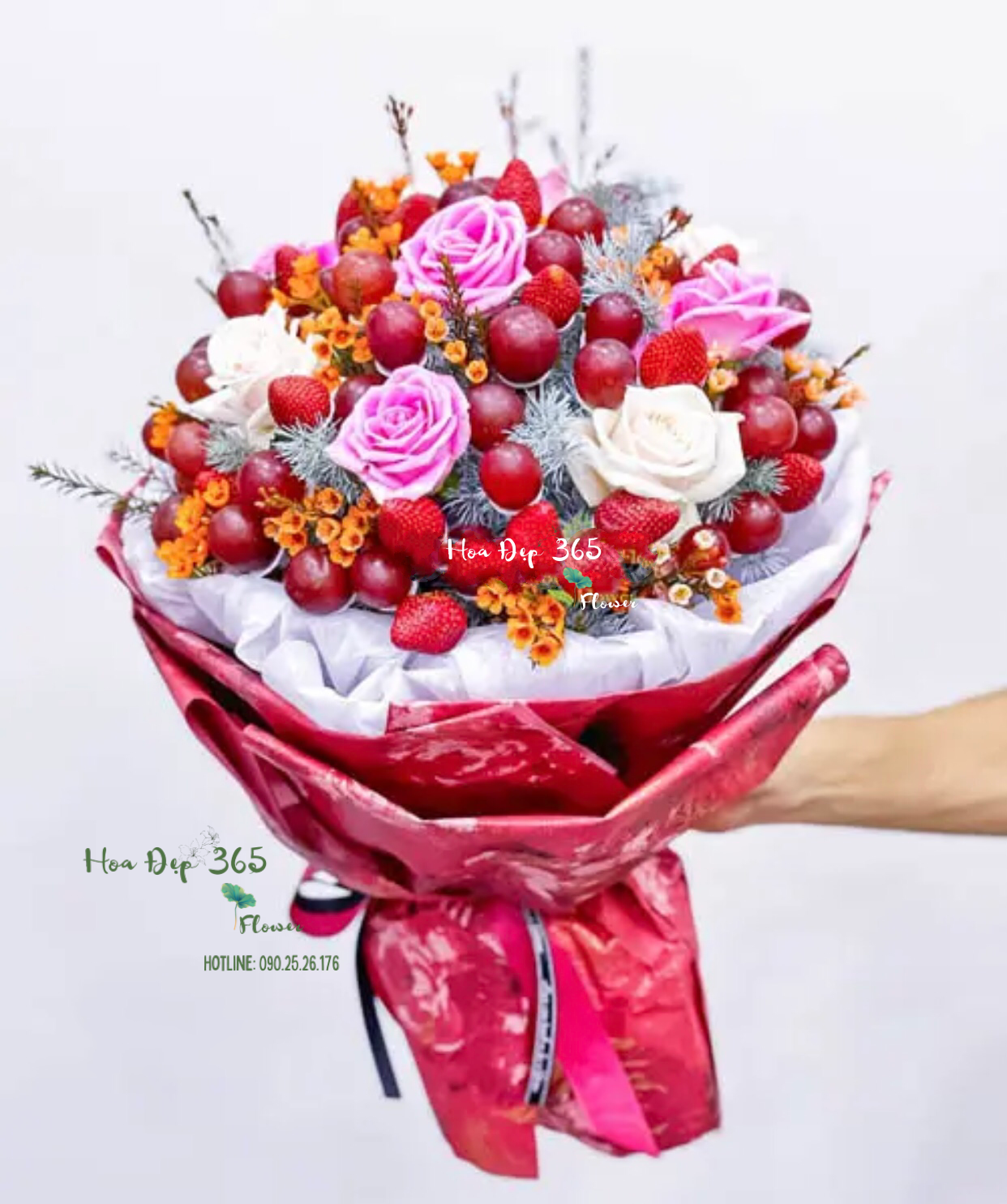Bó Hoa Trà Tím Mix Dâu Tây Và Nho Đỏ - TC47