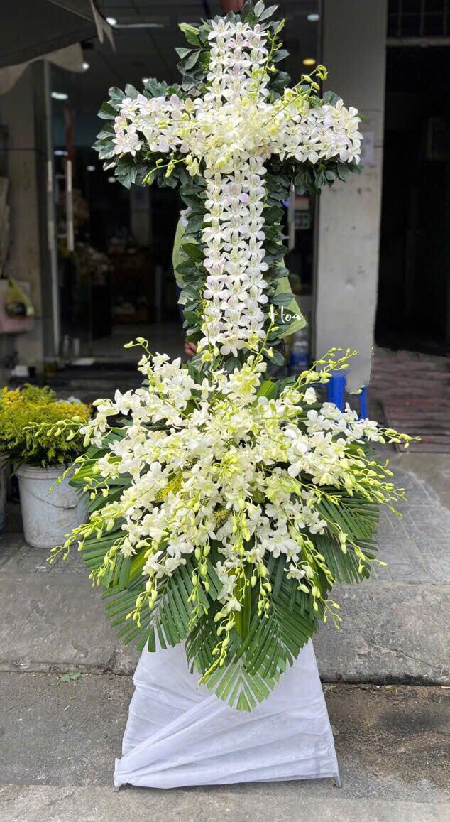 Vòng Hoa Tang Lễ The Cross - HTL28