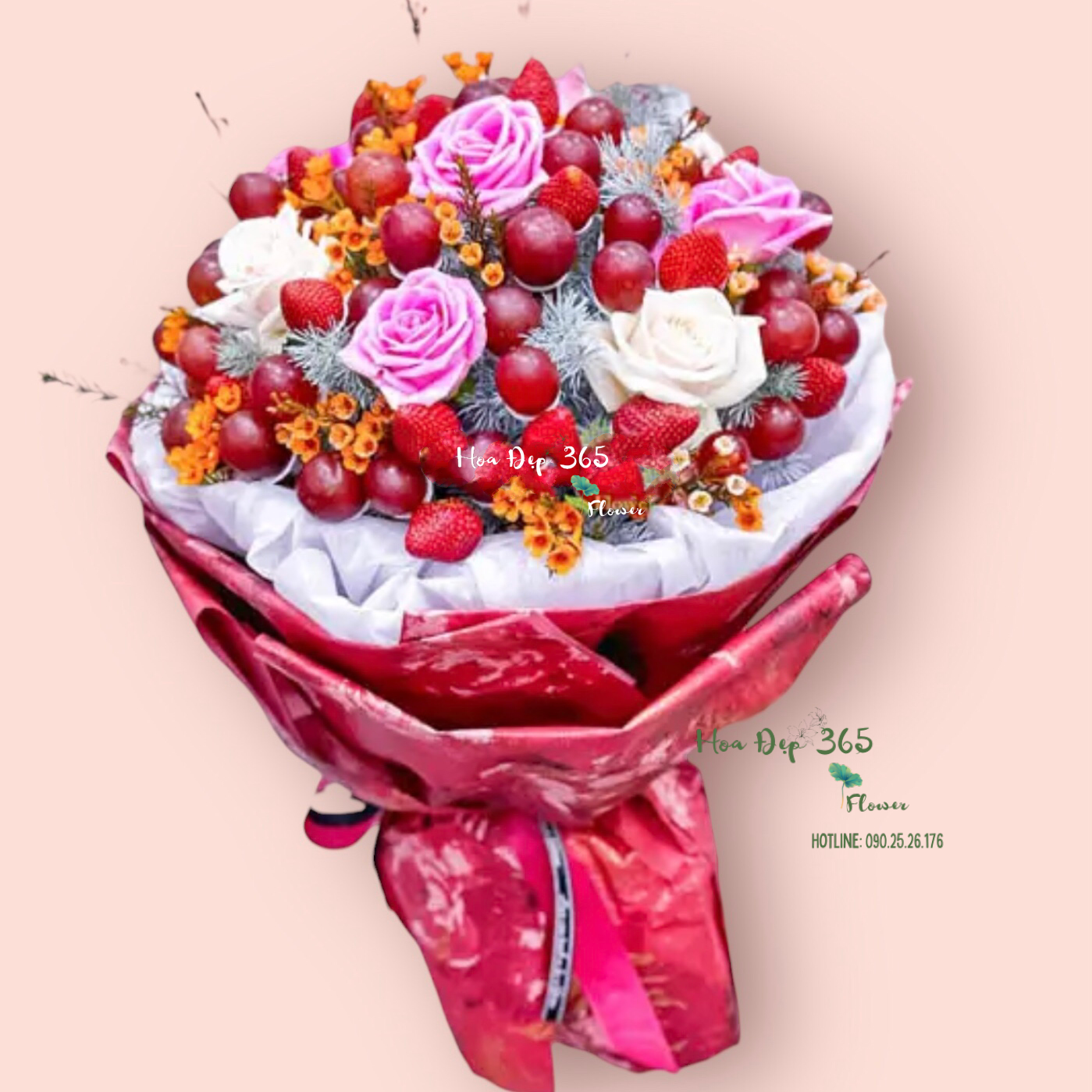 Bó Hoa Trà Tím Mix Dâu Tây Và Nho Đỏ - TC47