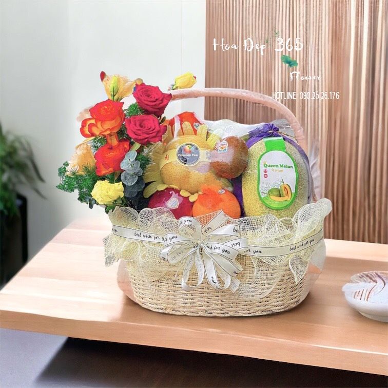 Giỏ Trái Cây Tặng Chị Em 8/3 - GTC75