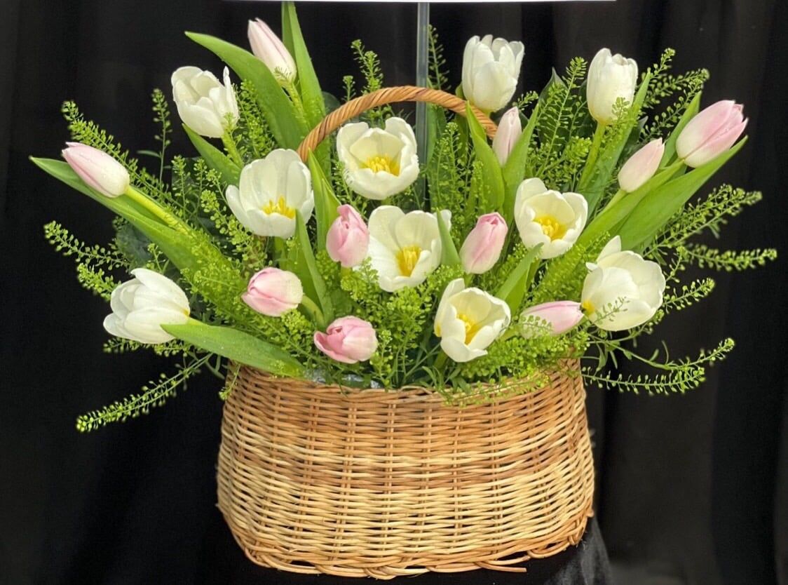 Giỏ Hoa Tươi Tulip Mix Màu - HG63