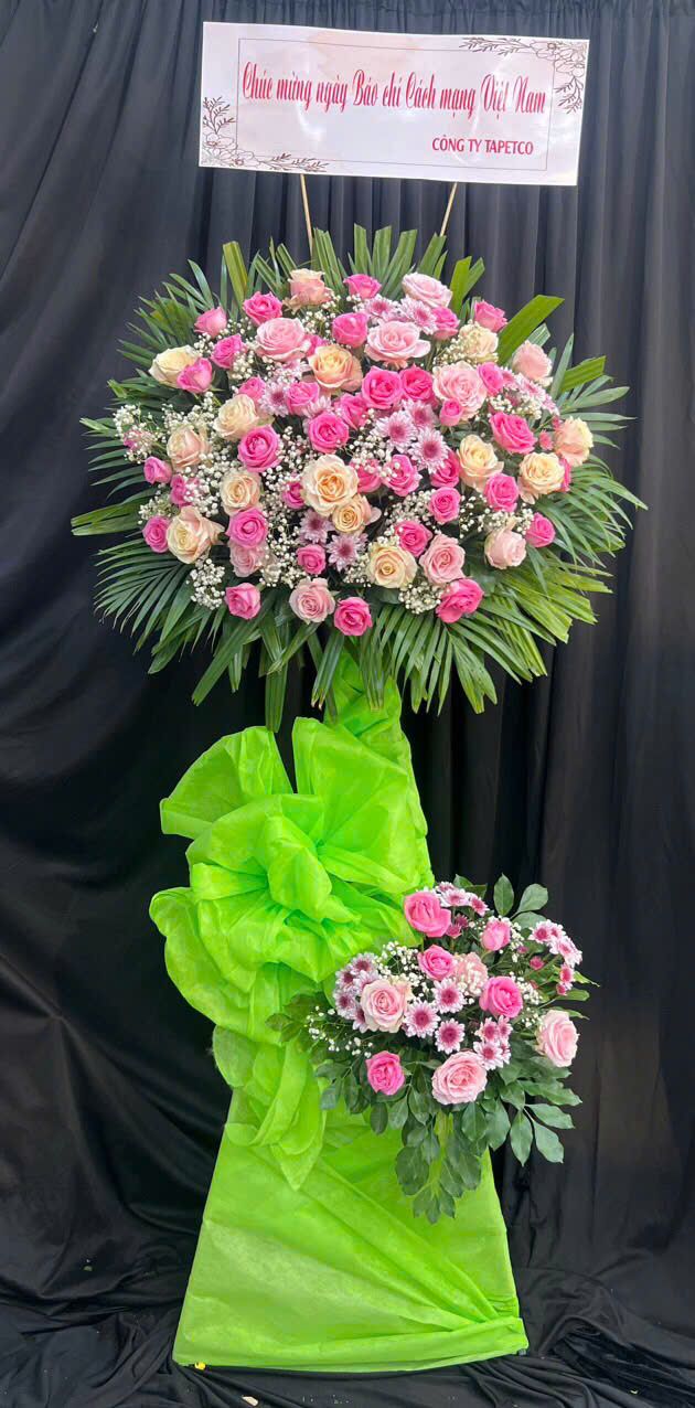 Kệ Hoa Khai Trương Sắc Hồng Xinh - HCM58
