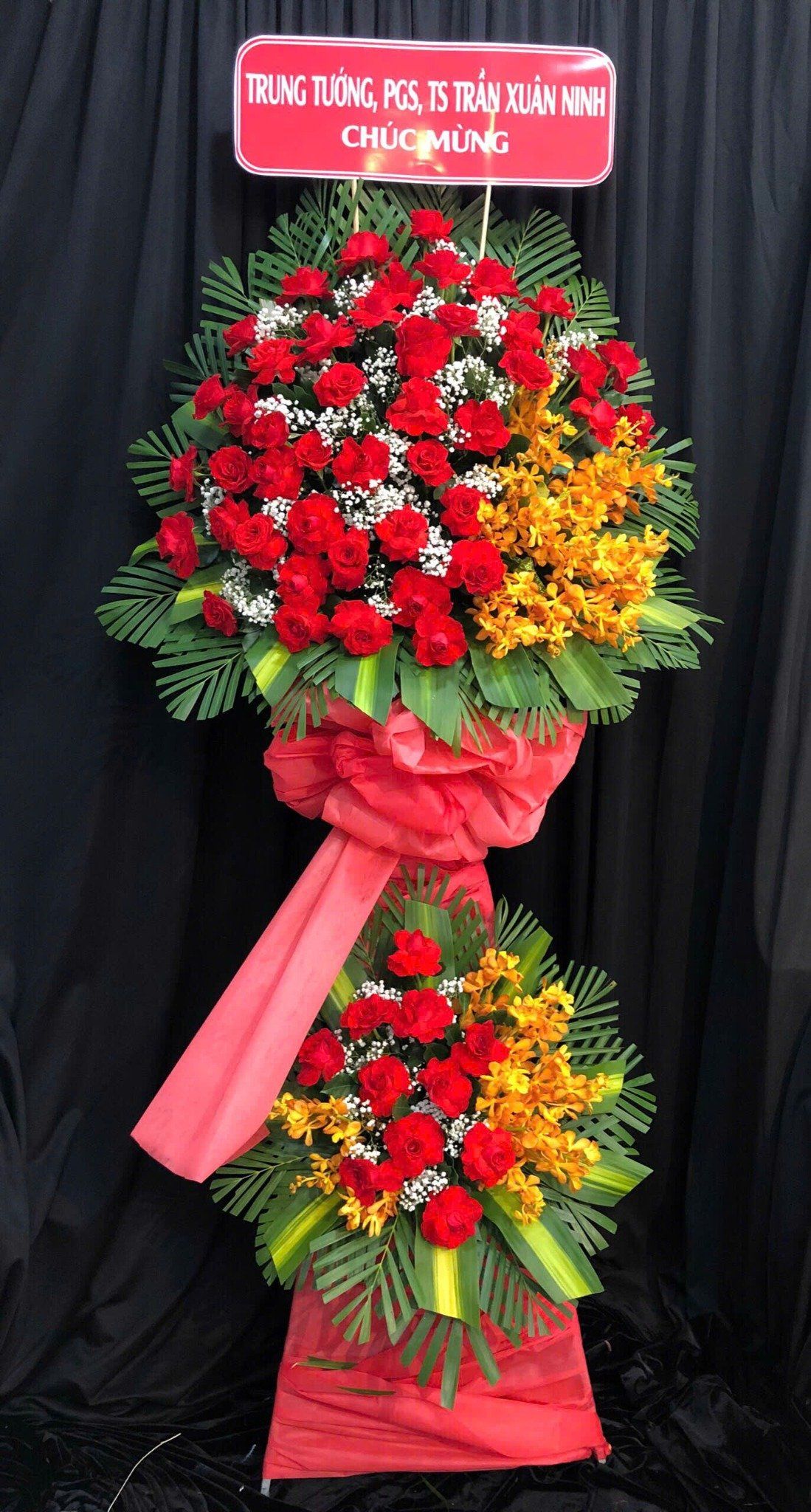 Kệ Hoa Khai Trương Red Victor - HCM62