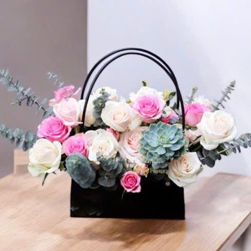 Giỏ Hoa Tình Yêu Đầu - HG18