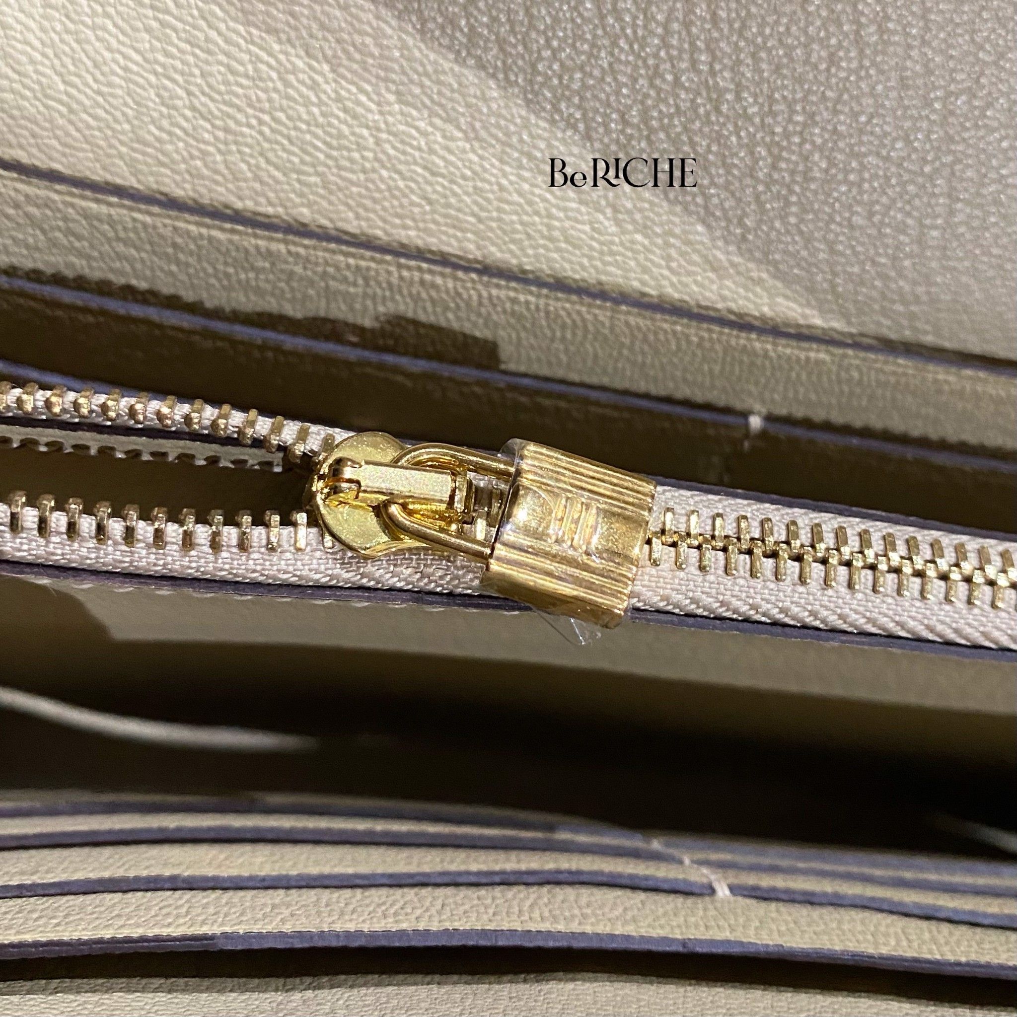 Kelly Wallet Ostrich Parchemin GHW