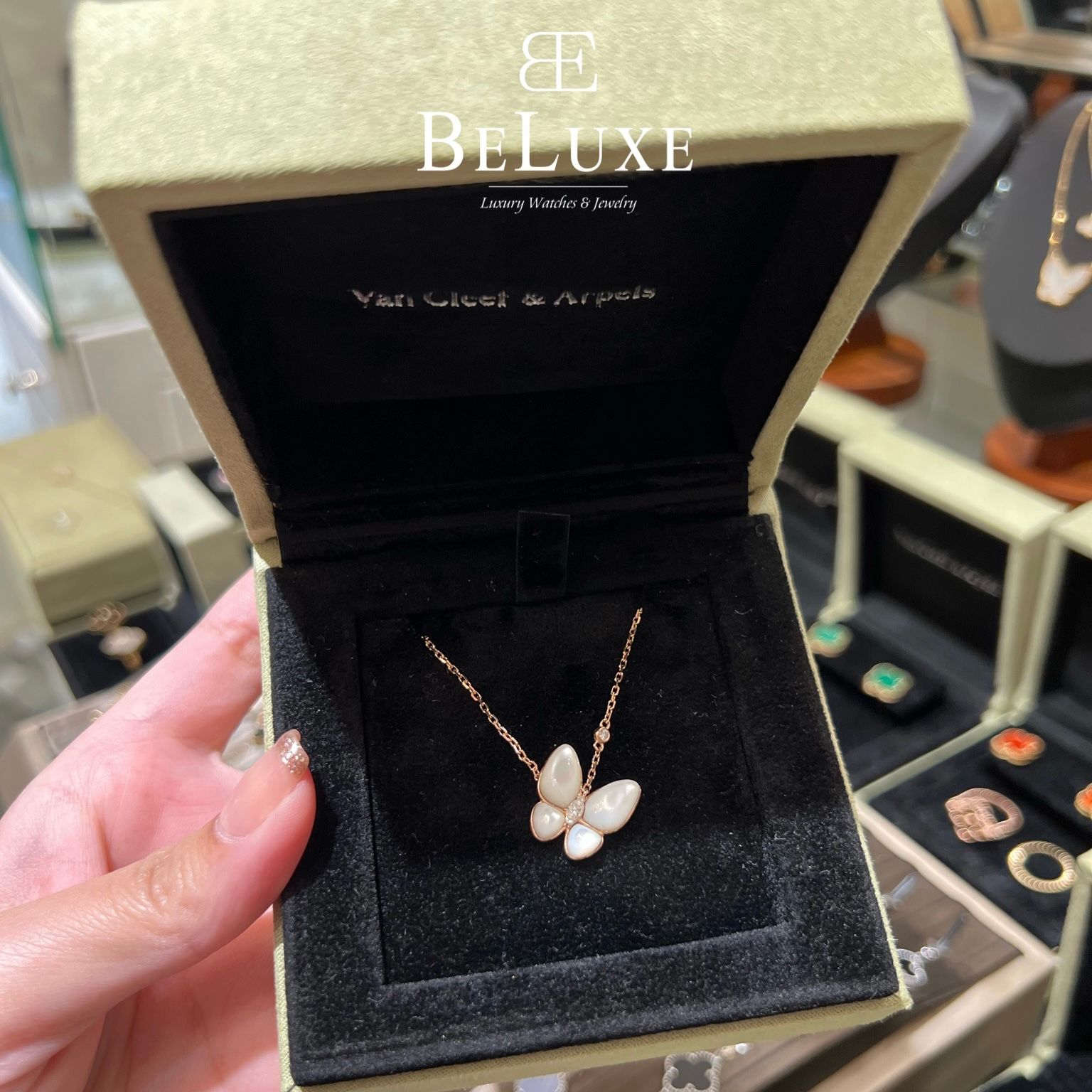 VCA Two Butterfly pendant