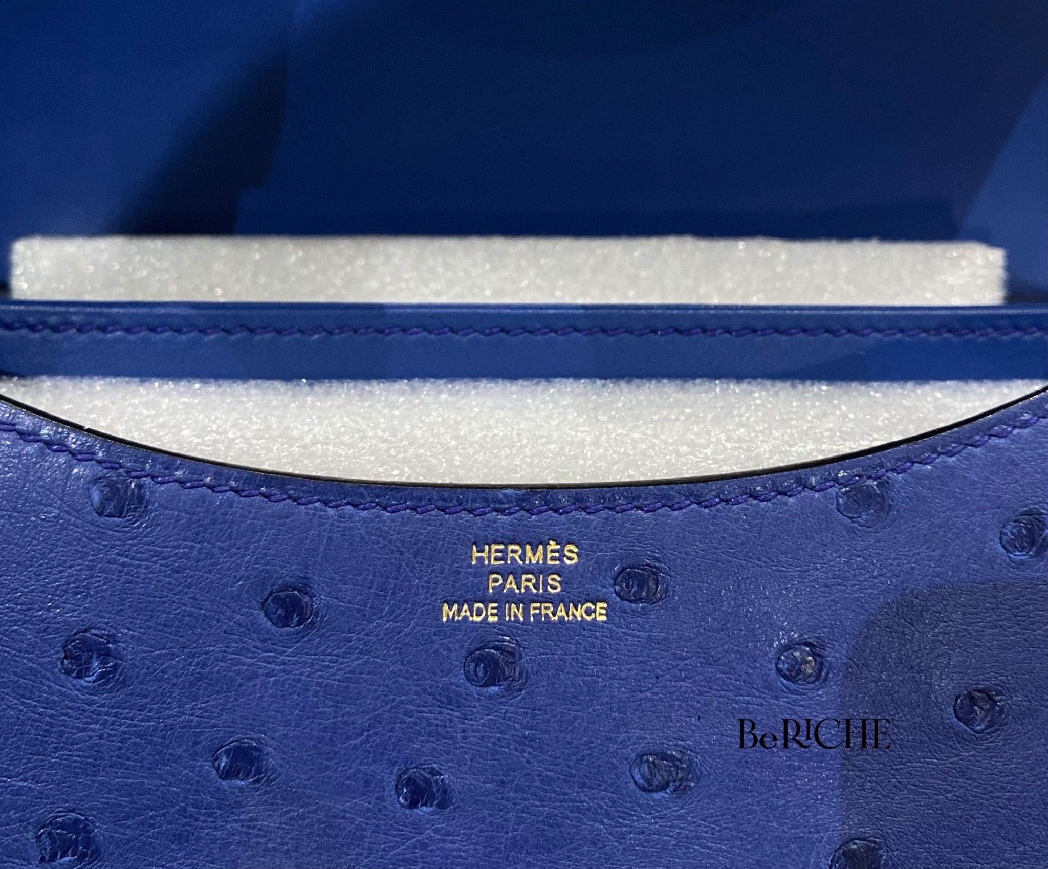 Constance 18 Ostrich Bleu Saphire GHW